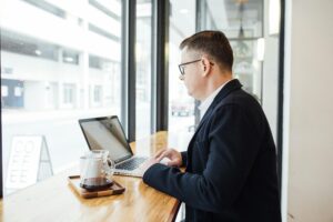 businessman working at a cafe